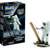 Revell 03702 Apollo 11 Astronaut On The Moon