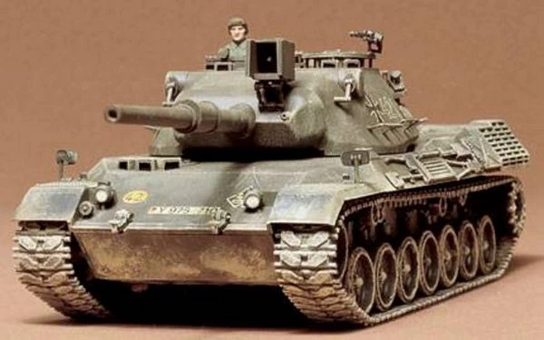 Tamiya 35064 German Leopard Med Tank Kit 1 Tamiya 35064 German Leopard Med Tank Kit