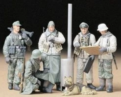 Tamiya 35212 Ger Soldiers At Field Briefing