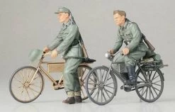 Tamiya 35240 German Soldiers With Bicycles