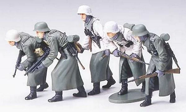 Tamiya 35256 German Assault Infantry 1 Tamiya 35256 German Assault Infantry